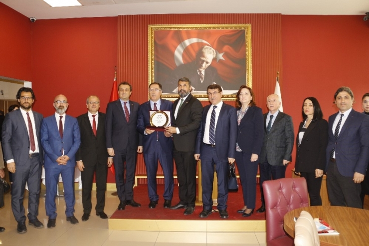 Malkoç, Mersin’de Avukatlarla Bir Araya Geldi