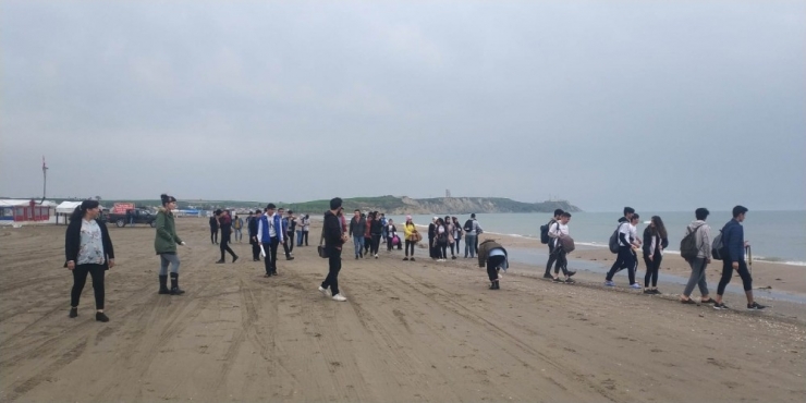 Karataş Sahilinde Çevre Temizliği