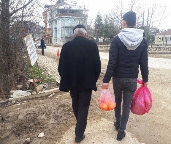 Kimya Alanı Öğrencileri: “Pazar Eşyalarını Biz Taşırız"