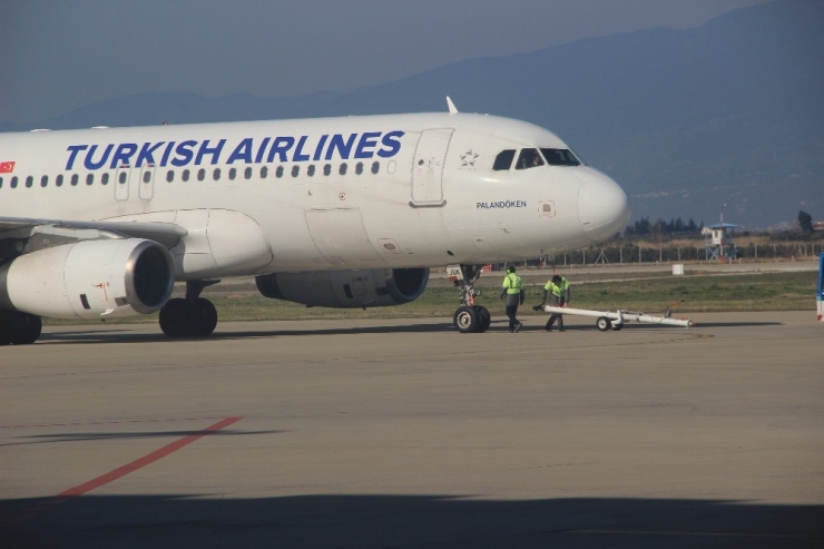 Koca Seyit Havalimanı Uçuş Sayısını Yüzde 52 Artırdı