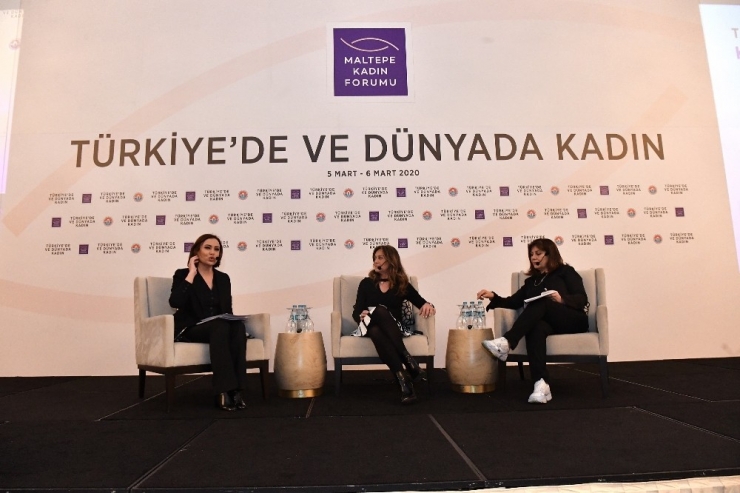 Gülben Ergen Maltepe’de “Kız Kardeşleri” İle Buluştu