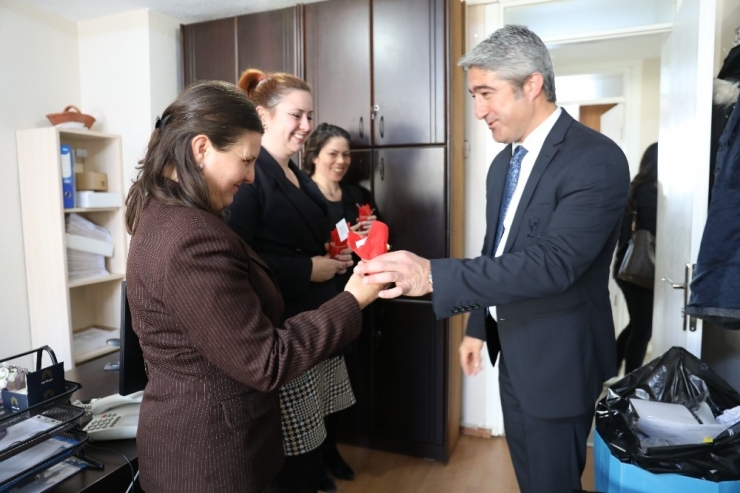 Başkan Oktay: “Emeğin Öznesi Kadınlardır”