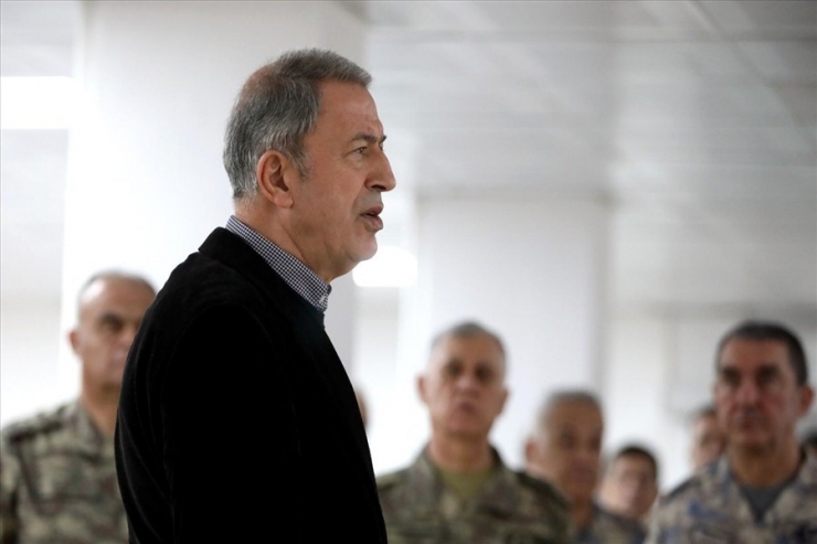 Bakan Akar Ve Komutanlar Sınırın Sıfır Noktasında