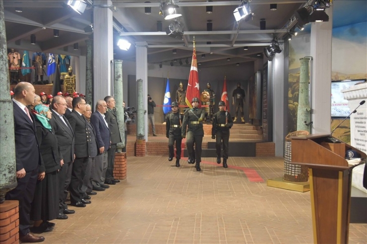 Türkiye Şehitlerini Anıyor