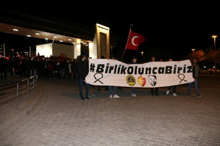 Nevşehir’de Taraftar Öğrenciler “Bahar Kalkanı Harekatı” Na Destek İçin Yürüdü