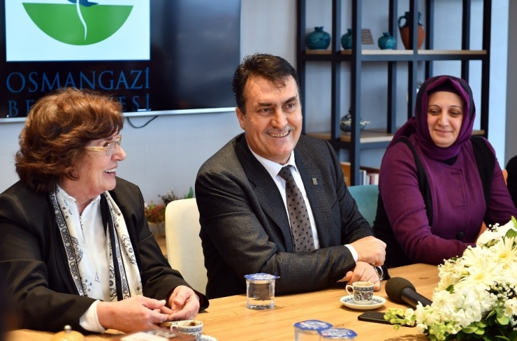 Dündar, Osmangazili Kadınların Gününü Kutladı