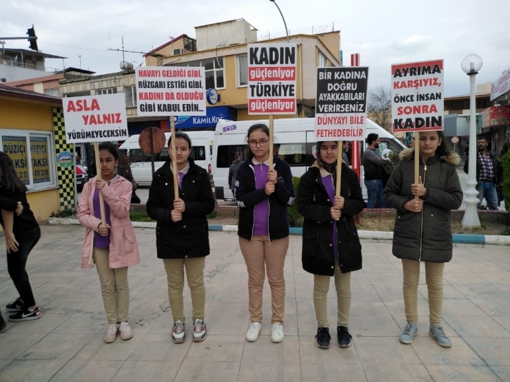 Öğrencilerden 8 Mart Dünya Kadınlar Günü Etkinliği