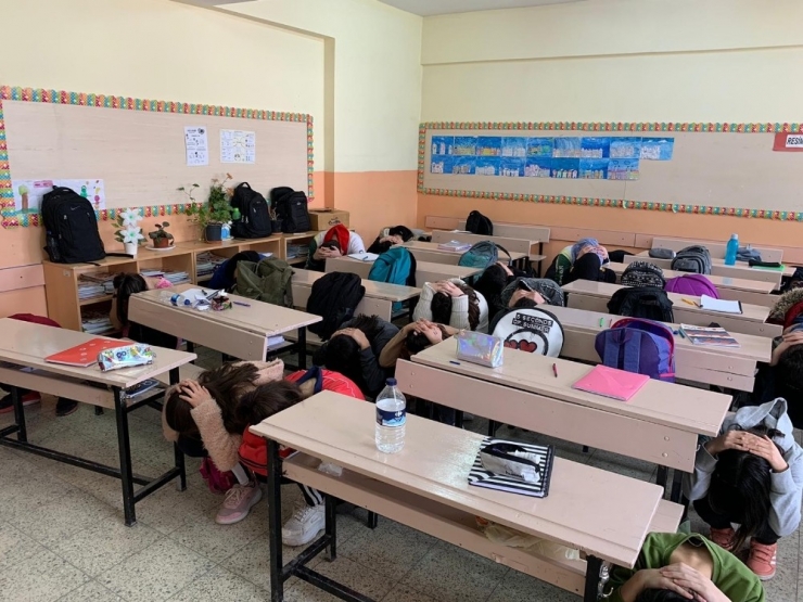 Safranbolu’da Okullarda Deprem Tatbikatı