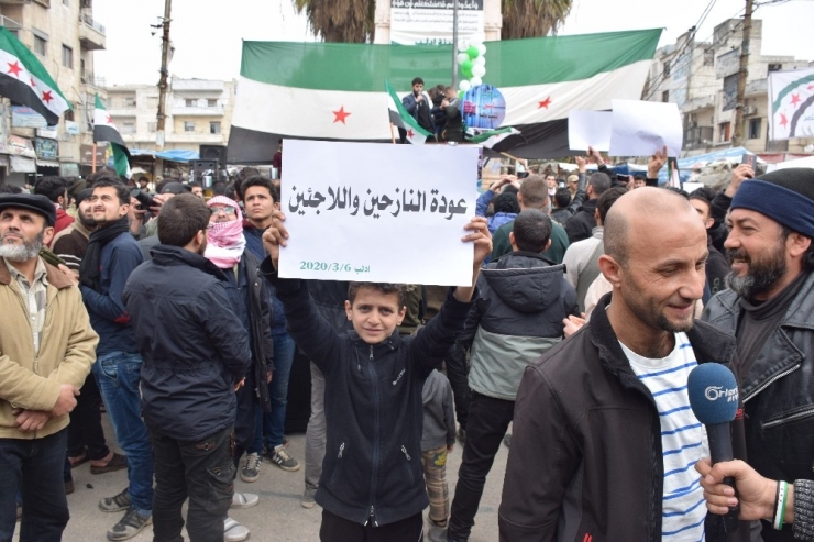 El Bab’da Yüzlerce Kişi, Rejim Ve Rusya’yı Protesto Etti