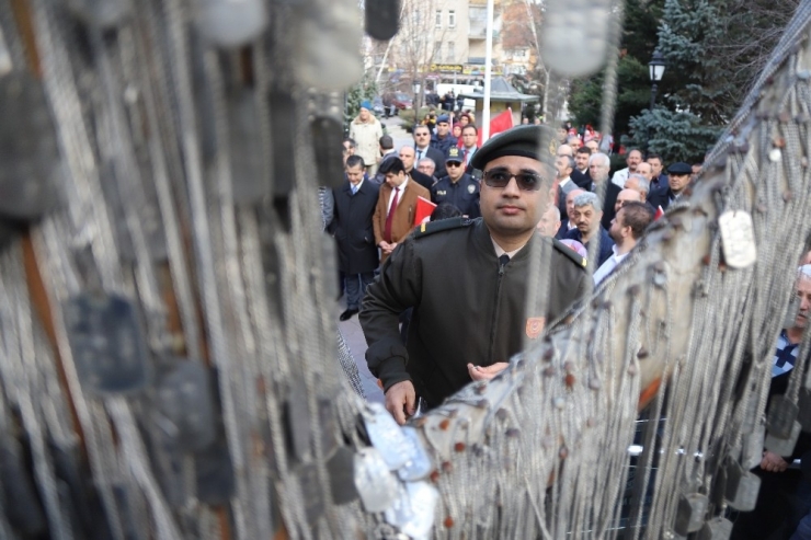 İdlib Şehitlerinin Künyeleri Şehit Ağacı’na Asıldı