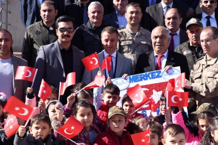 Minik Öğrencilerden Mehmetçiğe Destek Ziyareti