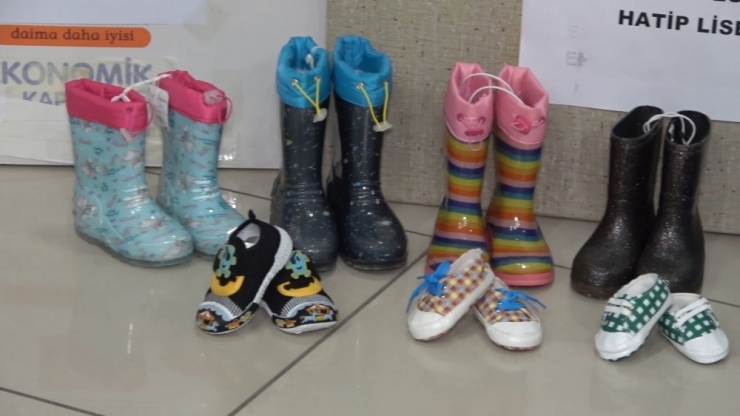 Kırıkkaleli Öğrencilerden Sınırdaki Çadır Kentte Kalan Kardeşlerine Yardım