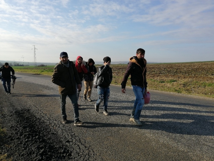 Afganistanlı İnşaat Mühendisi Sınırda Mülteci