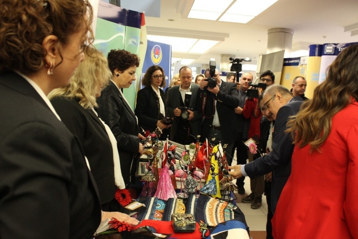 Girişimci Kadınlar Eserlerini Fuarda Sundu