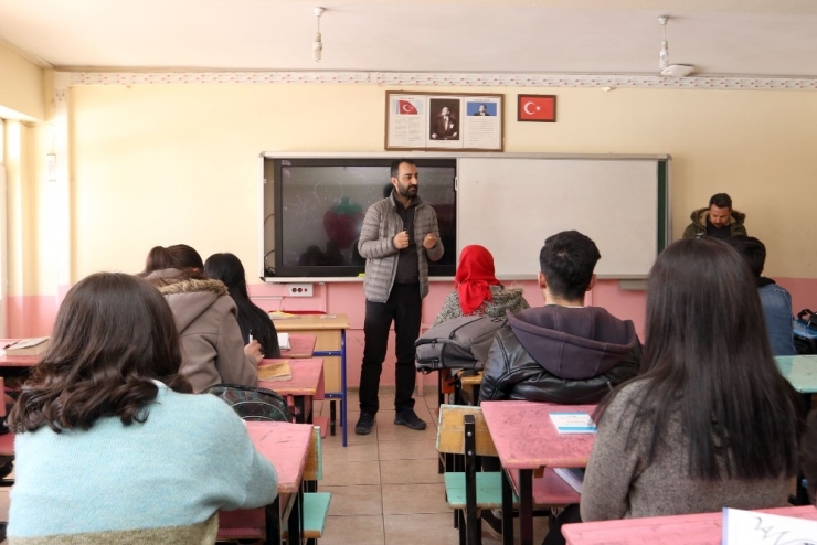 Van Büyükşehir Belediyesinden Kırsaldaki Öğrencilere Deprem Eğitimi