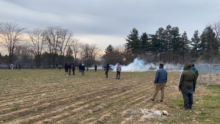 Yunanistan’dan Mültecilere Sert Müdahale