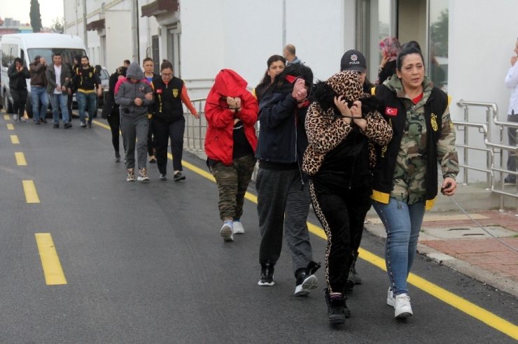 Adana’da Fuhuş Operasyonunda 23 Zanlı Adliyeye Sevk Edildi