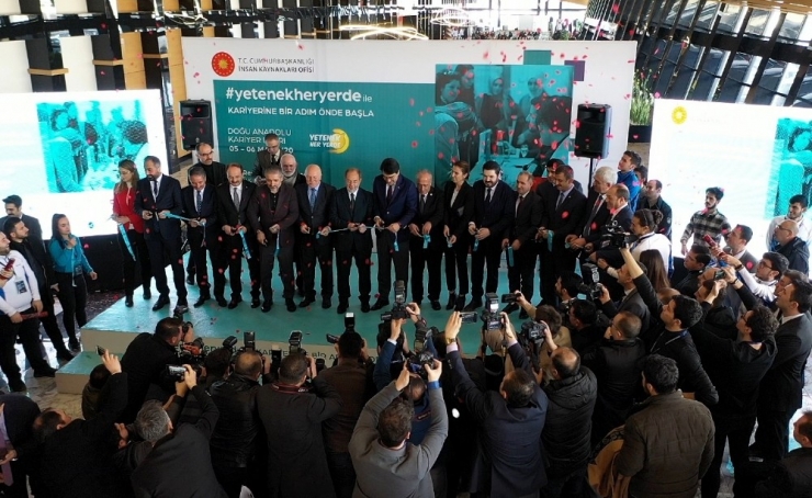 Aiçü Doğu Anadolu Kariyer Fuarı’na (Dakaf’20) Katıldı