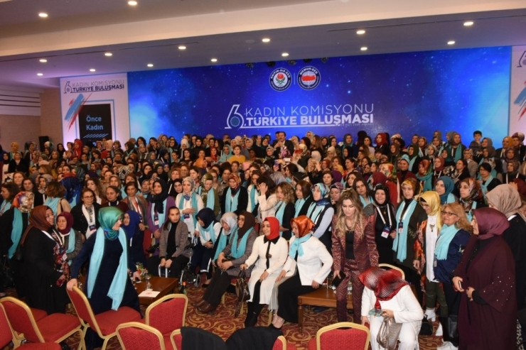 Bakan Selçuk: "Ben Toplu Sözleşme Masasında Da Daha Çok Kadın Görmek İsterim"