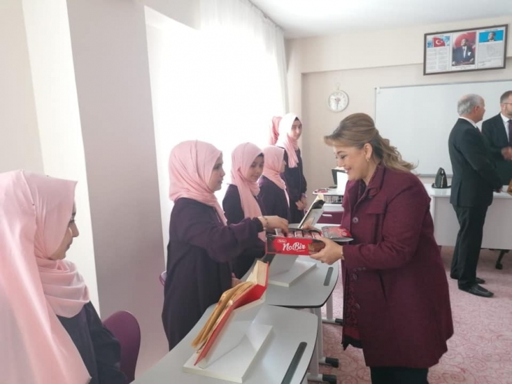 "Aile Toplumun Özü, Mutlu Çocuklar Geleceğimizdir"