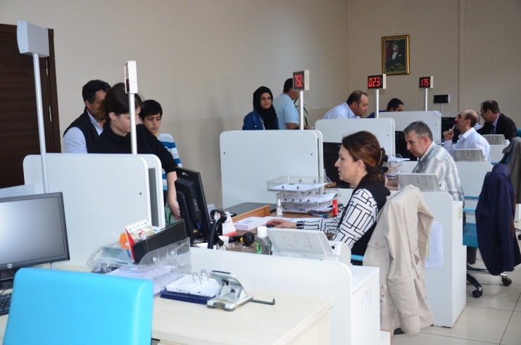 Nüfus Müdürlüklerinde Çalışma Saatleri Uzatıldı