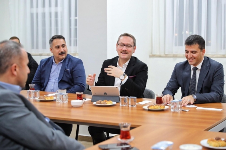 Başkan Kartoğlu, Bahçekentli Yöneticilerle Buluştu