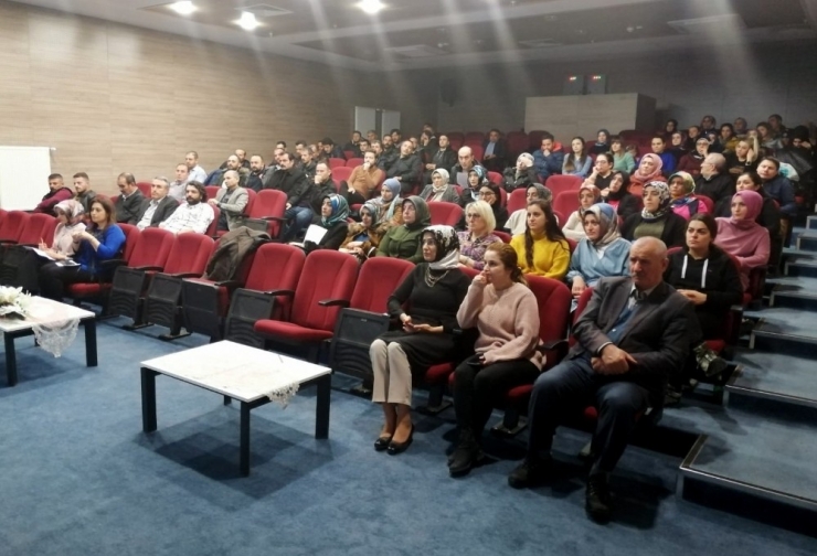 Sağlık Çalışanlarına Corona Virüs Eğitimi Verildi