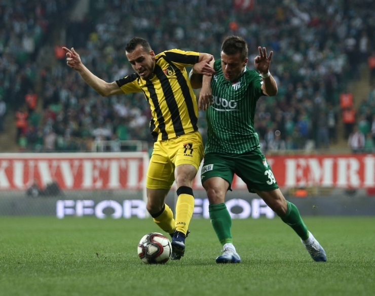 Tff 1. Lig: Bursaspor: 0 - İstanbulspor: 0 (İlk Yarı Sonucu)