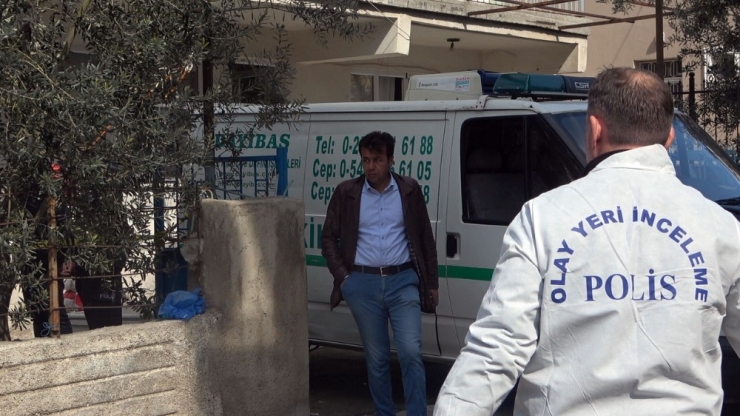 Babasının Annesini Öldürüp İntihar Ettiği Genç Kızın Feryatları Yürekleri Dağladı