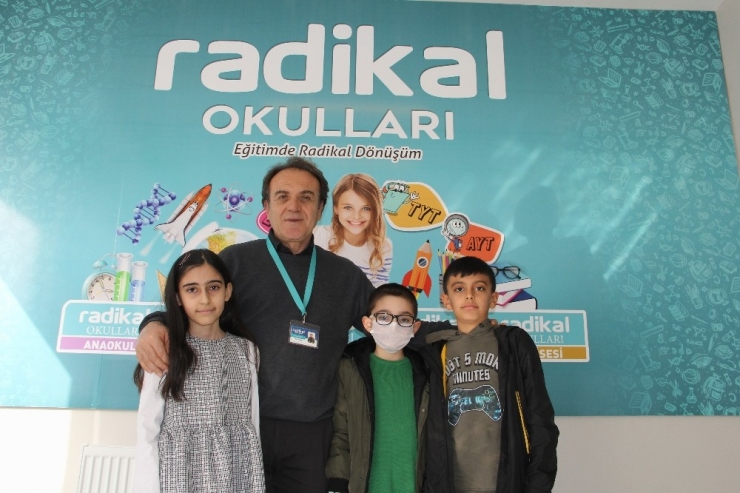 Başarılı Öğrencilere ’Radikal Altın’ Ödülü