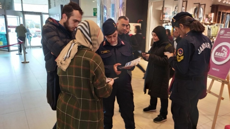 Kadına Şiddetle Mücadele İçin Jandarma Ve Polis El Ele Verdi