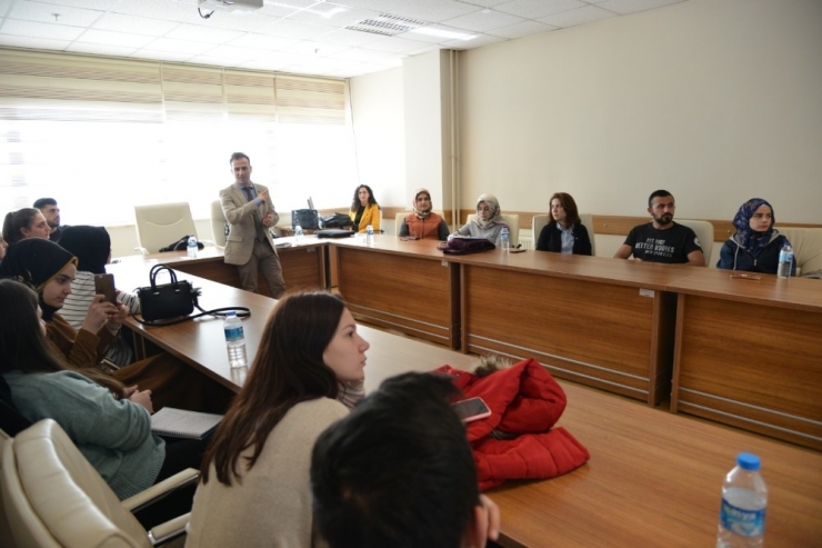 İş Klubü İderi Aral “Kendini Tanıyarak Meslek Seçmek Önemli”