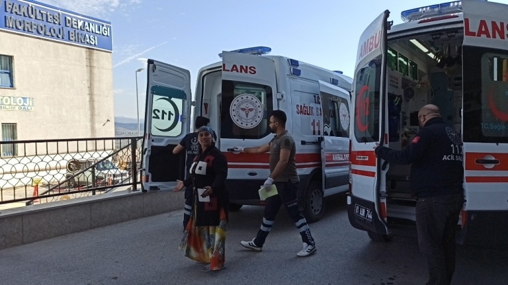 Çocukların Kavgasına Ailelerde Karıştı: 7 Yaralı