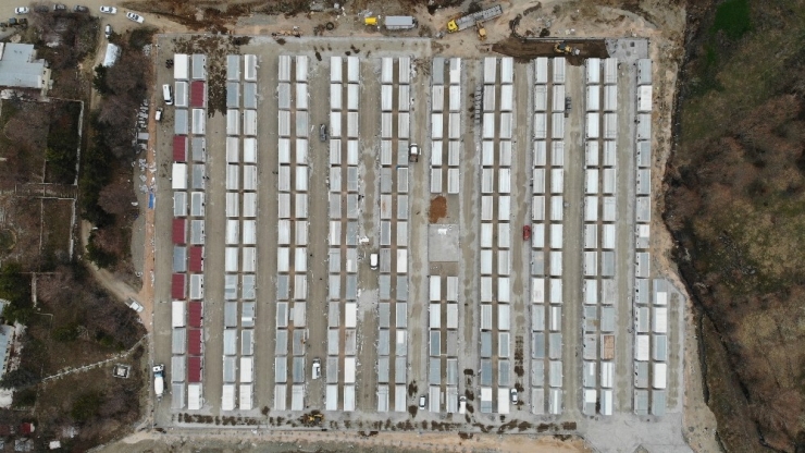 Depremin Merkezi Sivrice’de, 247 Aile İçin Konteyner Kent Tamamlandı