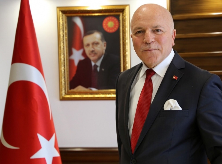 Başkan Sekmen’den 8 Mart Dünya Kadınlar Günü Mesajı