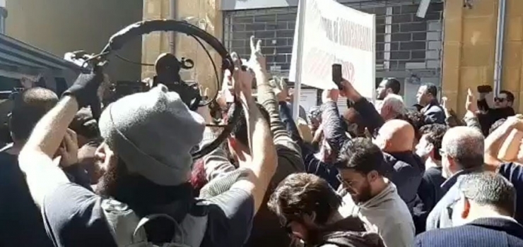 Kktc’de Kapı Eylemi