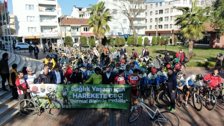 Gürsulu Bisikletçiler Sağlık İçin Pedal Çevirdi