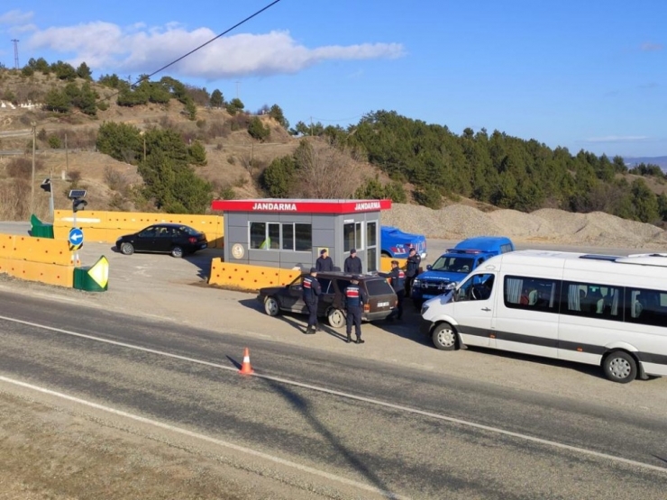 İçişleri Bakanlığı, Aranan 2 Bin 682 Şahsı Ve 140 Düzensiz Göçmeni Yakaladı