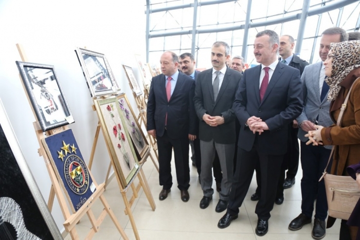 Ko-mek İlçe Sergileri Başlıyor