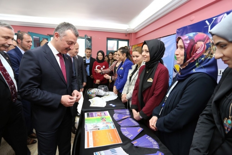 Ko-mek İlçe Sergileri Başlıyor