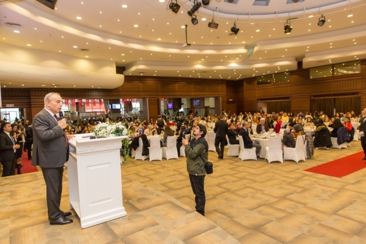 Başkan Çebi, Kadın Çalışanlarla Buluştu