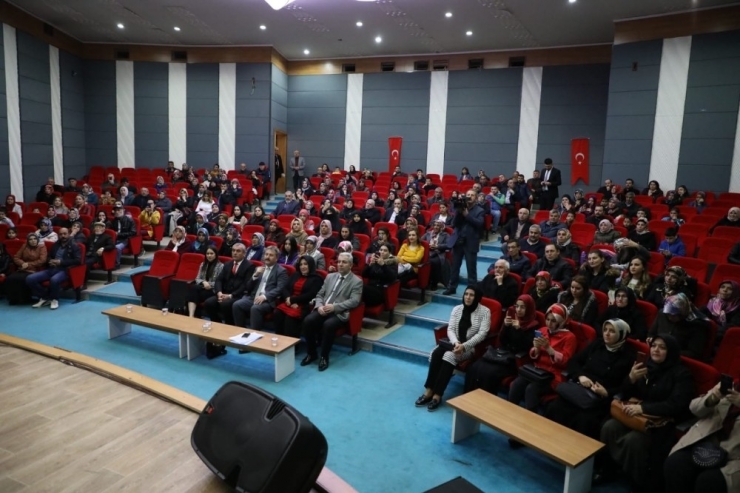 Melikgazi Belediyesi’nde Çölyakla Yaşam Semineri