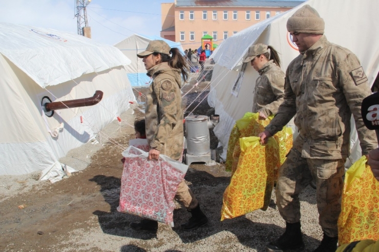 Başkale’de Depremin Yaraları Sarılıyor