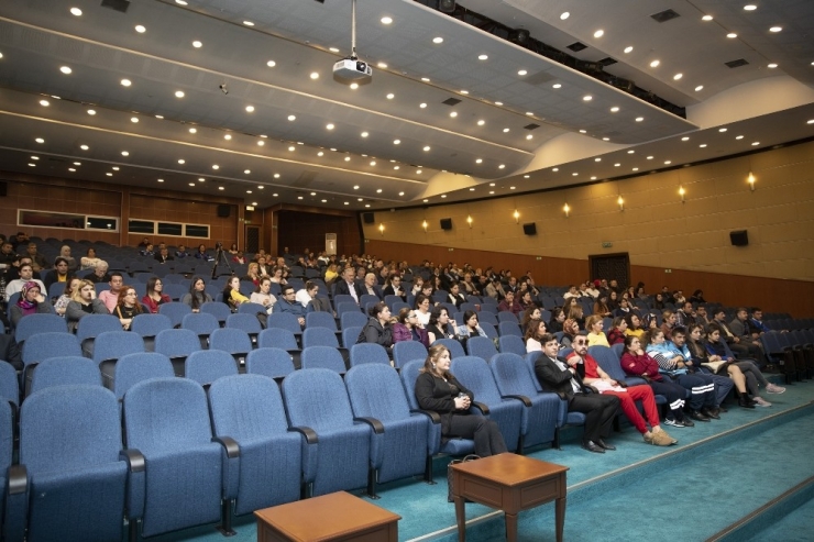 Uzmanlar, Koronavirüsten Korunma Yollarını Anlattı