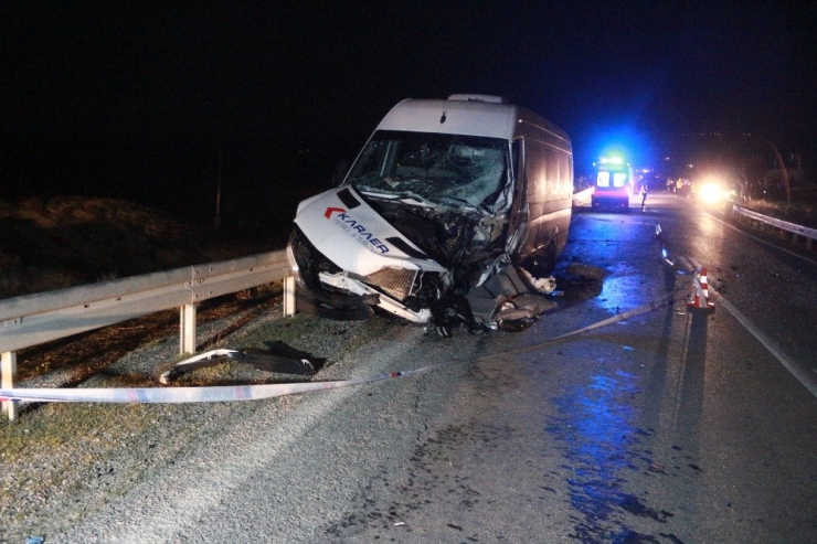 Mersin’de İşçi Otobüsü İle Otomobil Çarpıştı: 1 Ölü, 11 Yaralı