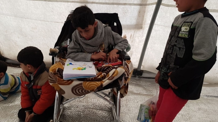 Göçmen Çocukların Yüzünü Bahçeli Güldürdü