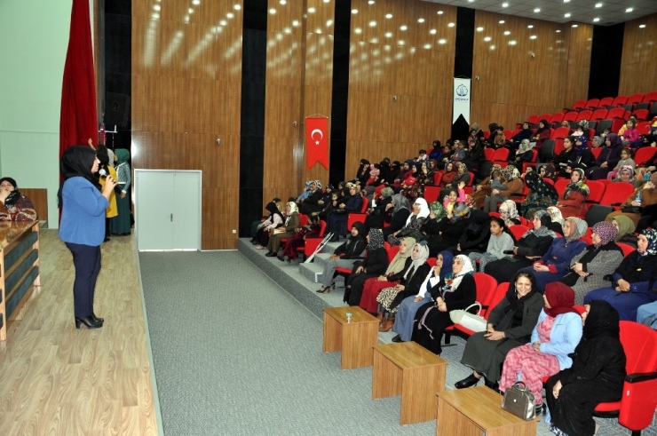 Akçakaleli Anneler 8 Mart Kadınlar Günü’nde İdlib Şehitleri İçin Mevlit Okuttu