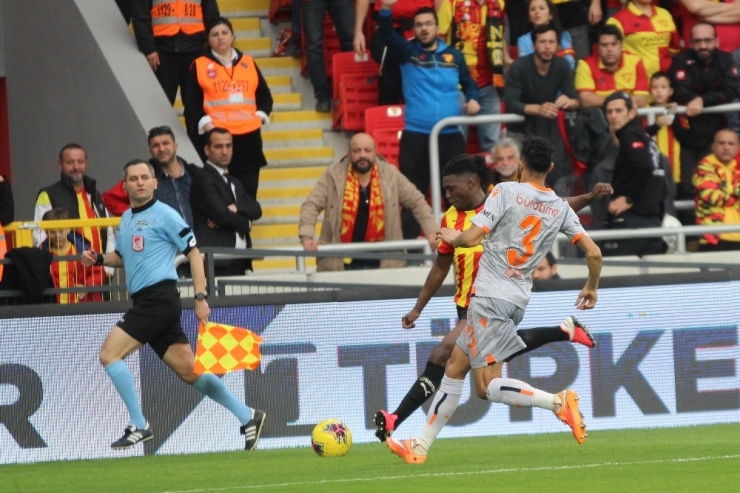 Süper Lig: Göztepe: 0 - Başakşehir: 3 (Maç Sonucu)