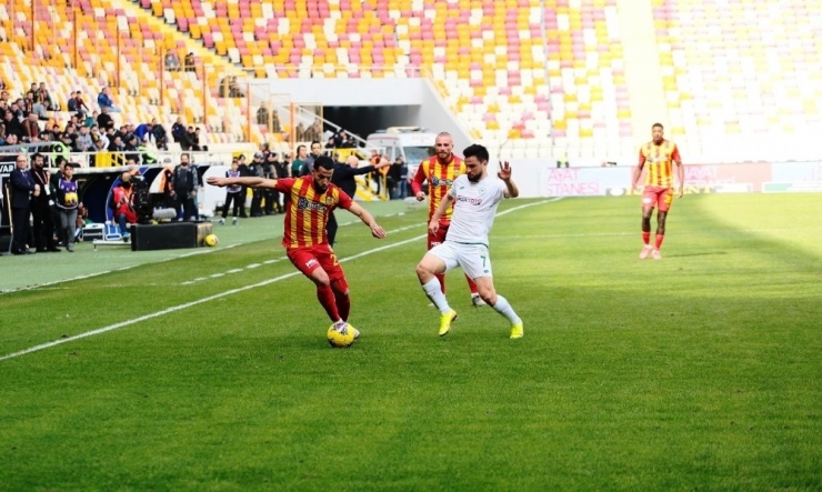 Süper Lig: Yeni Malatyaspor: 0 - Konyaspor: 1 (İlk Yarı)