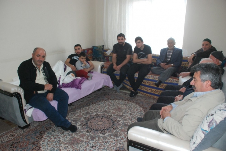 İdlip Gazisi Kurban Kesilerek Dualarla Karşılandı